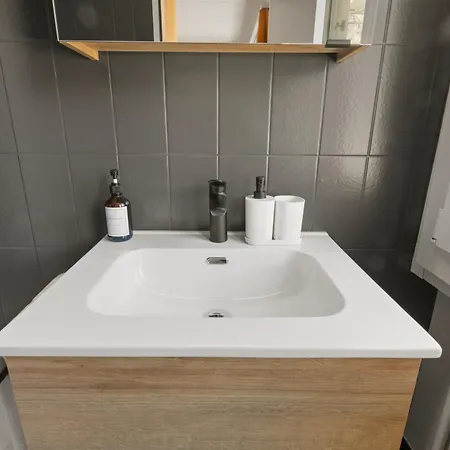 Elegant Studio, Proche Des Bains & Nature لوكباد